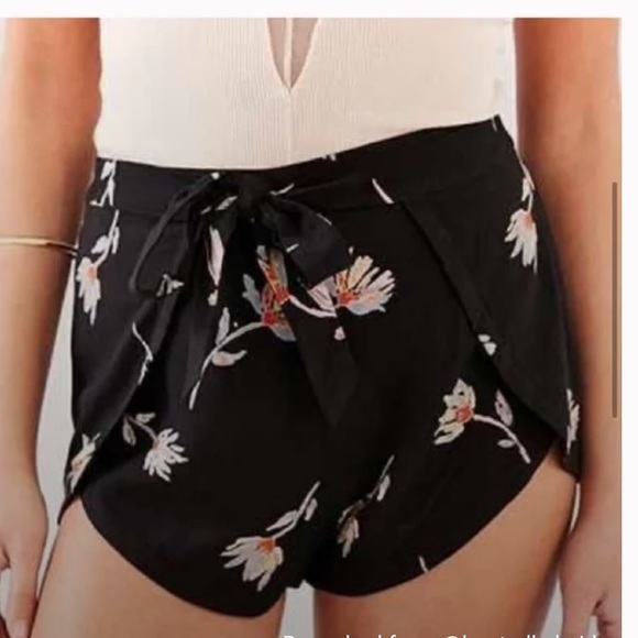 Floral wrap shorts - Picture 4 of 4